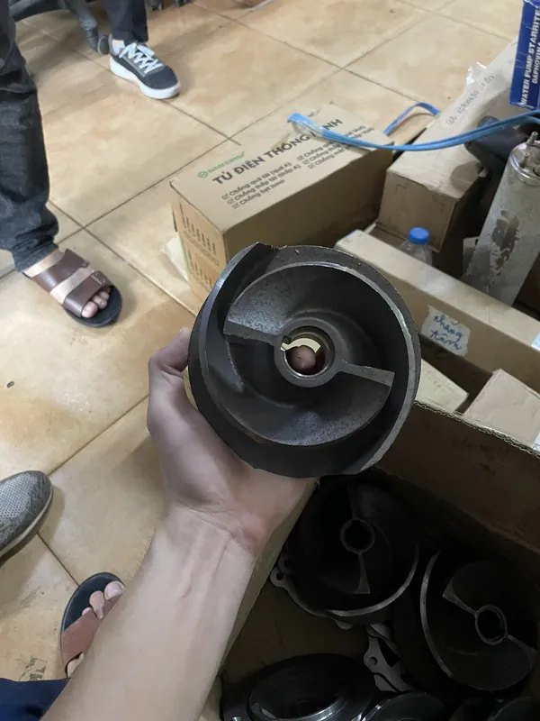 Bơm Chìm Cho Tiệm Rửa Xe: Thoát Nước Sàn, Tái Sử Dụng